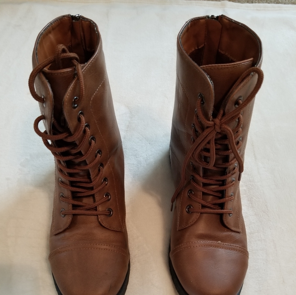 Brown women boots